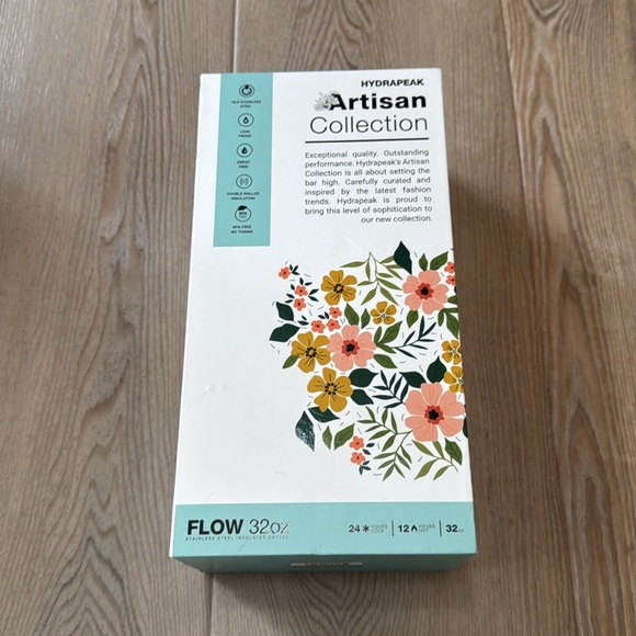 Blue Wild Flower HydraPeak 32 Oz - Picture 4 of 4